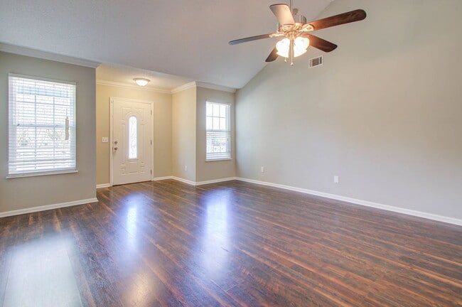 Building Photo - 156 Pecan Grove Ave