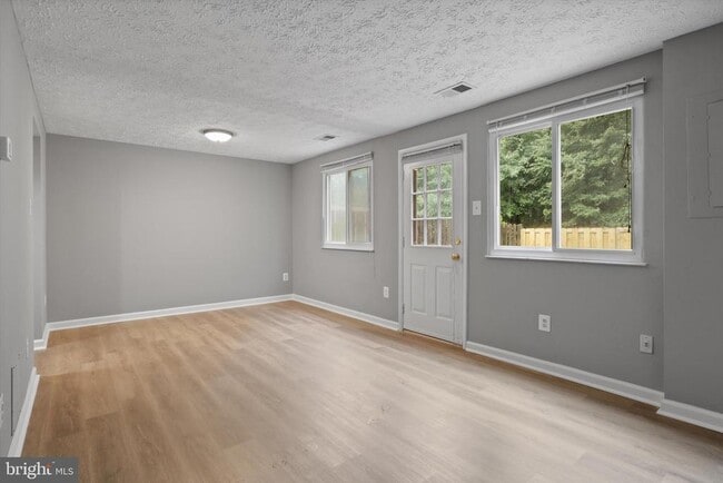 Building Photo - 8353 Fern Leaf Ct