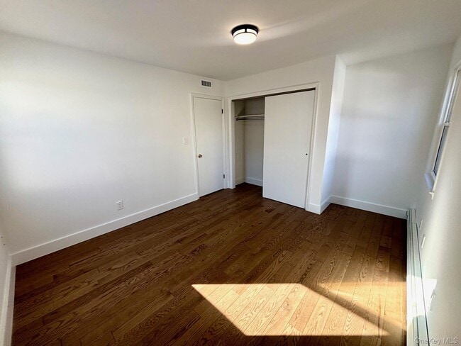 Building Photo - 225 Cleveland Ave