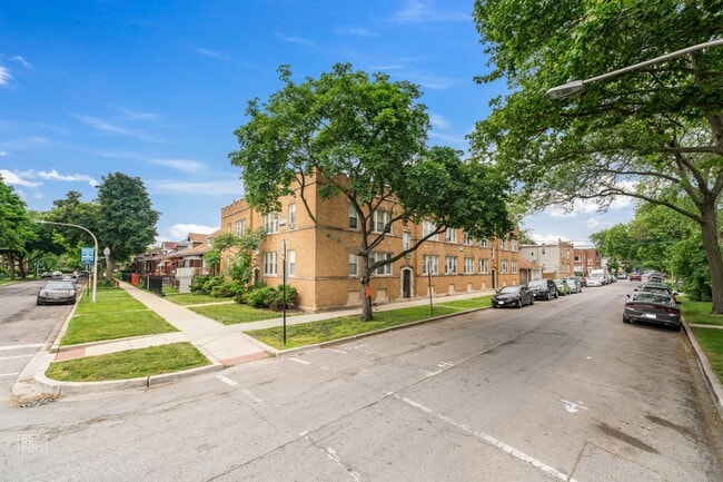 Building Photo - 1454 N Long Ave
