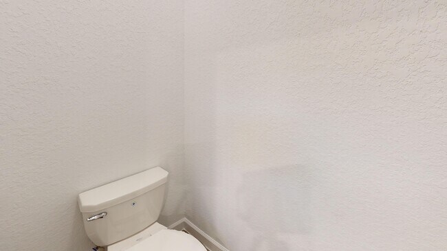 Building Photo - 7773 Lakes Edge Ln