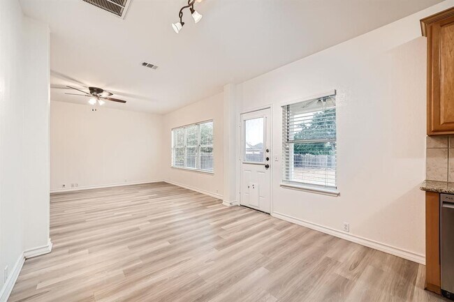 Building Photo - 20840 Silverbell Ln