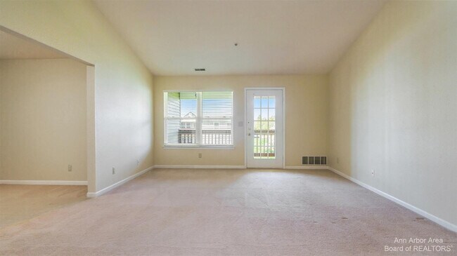 Building Photo - 1328 Heatherwood Ln