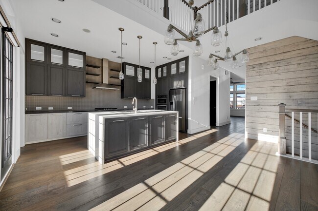 Building Photo - 9623 Towne Lake Pkwy