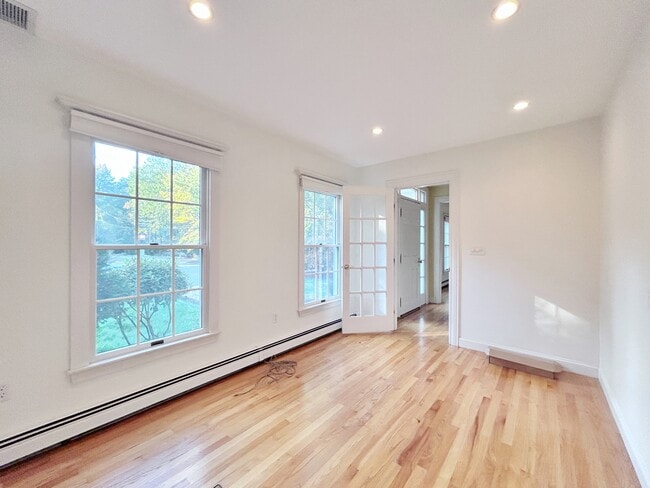 Building Photo - 24 Nugent Ln