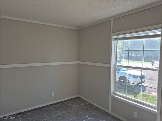 Building Photo - 105 Brenthaven St