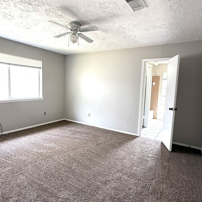 Building Photo - 13611 Splintered Oak Dr