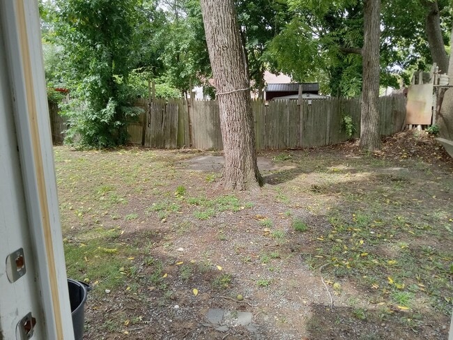 Building Photo - 718-720 E Grape St.