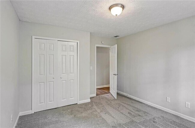 Building Photo - 141 Patterson Rd SW