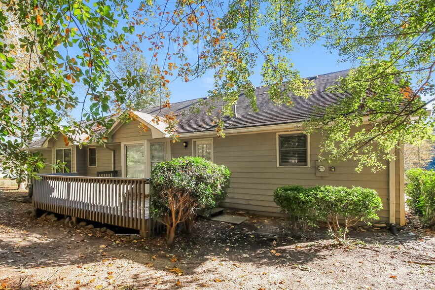 Building Photo - 10 Beaverdam Ct