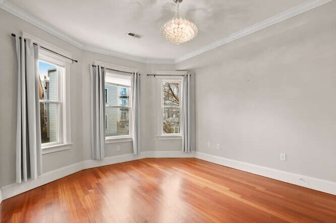 Building Photo - 472 E 3rd St