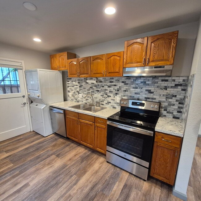 Building Photo - 3835 Sherman Way