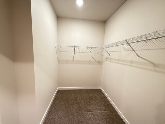 Building Photo - Brand New Foxtail Rancher