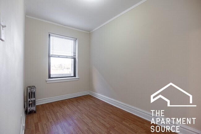 Building Photo - 4829 N Damen Ave