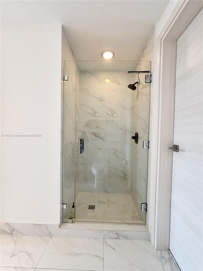 Building Photo - 801 S Miami Ave