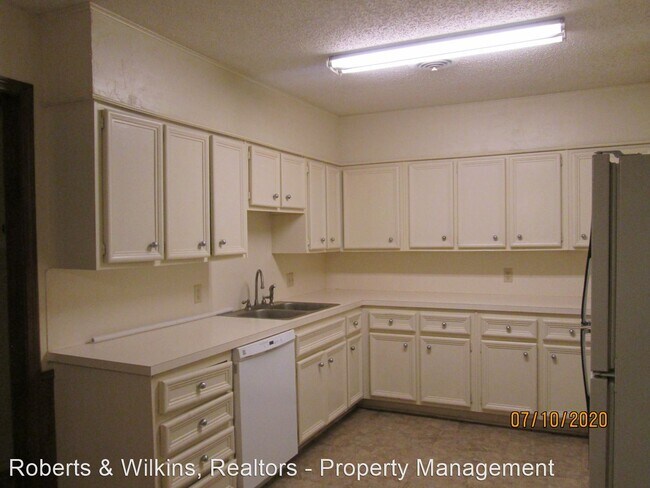 Building Photo - 2 br, 1.5 bath House - 2802 Edgemere Drive