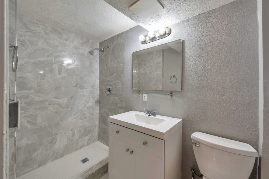 Building Photo - 2607 E 14th Ave