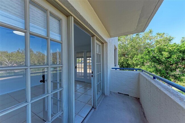 Building Photo - 835 S Osprey Ave