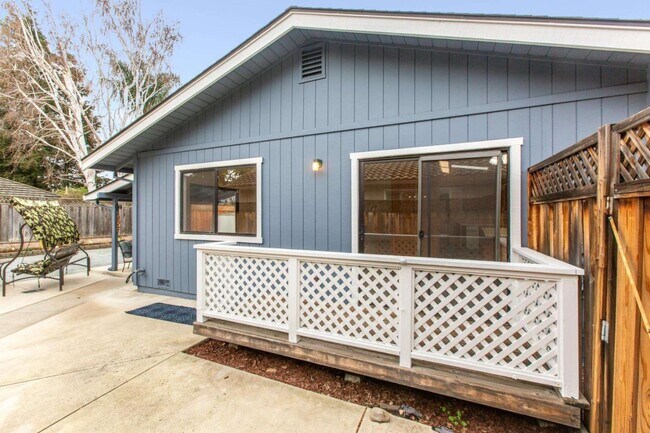 Building Photo - 431 Paul Dr