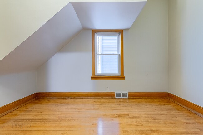 Building Photo - 3821 N Whipple St