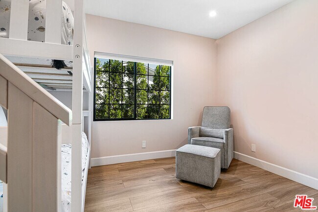 Building Photo - 13220 Erwin St