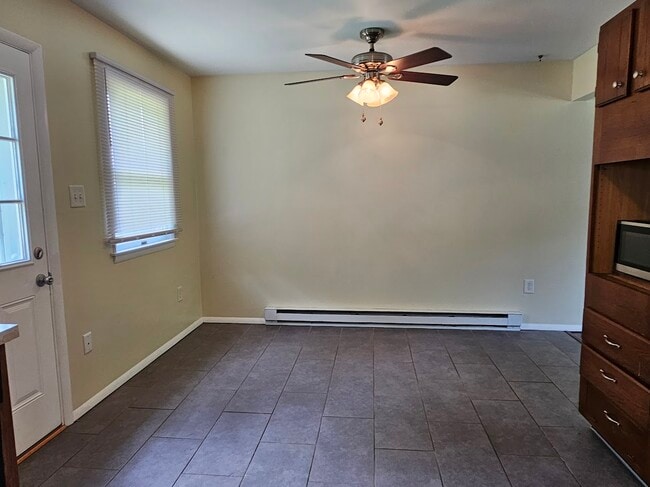 Building Photo - 100 Kuhns Ln