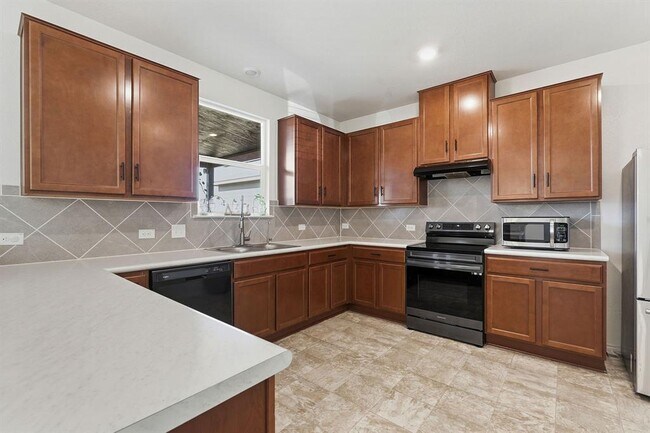 Building Photo - 13812 Virtue St