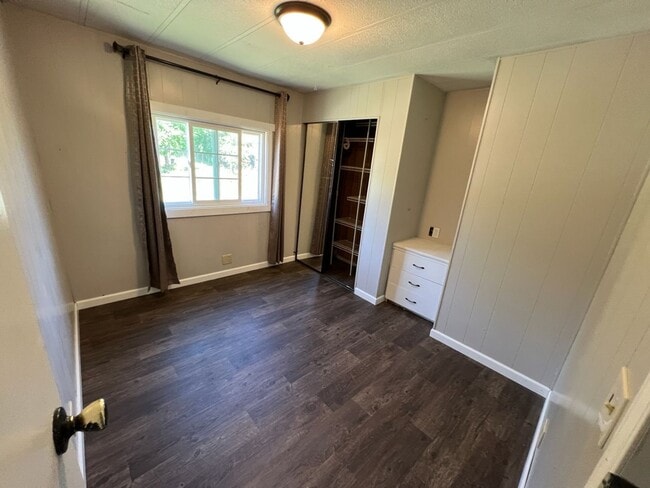 Building Photo - Semi-Rural 2 Bedroom 1 Bath Updated Mobile Home w/ Amenities