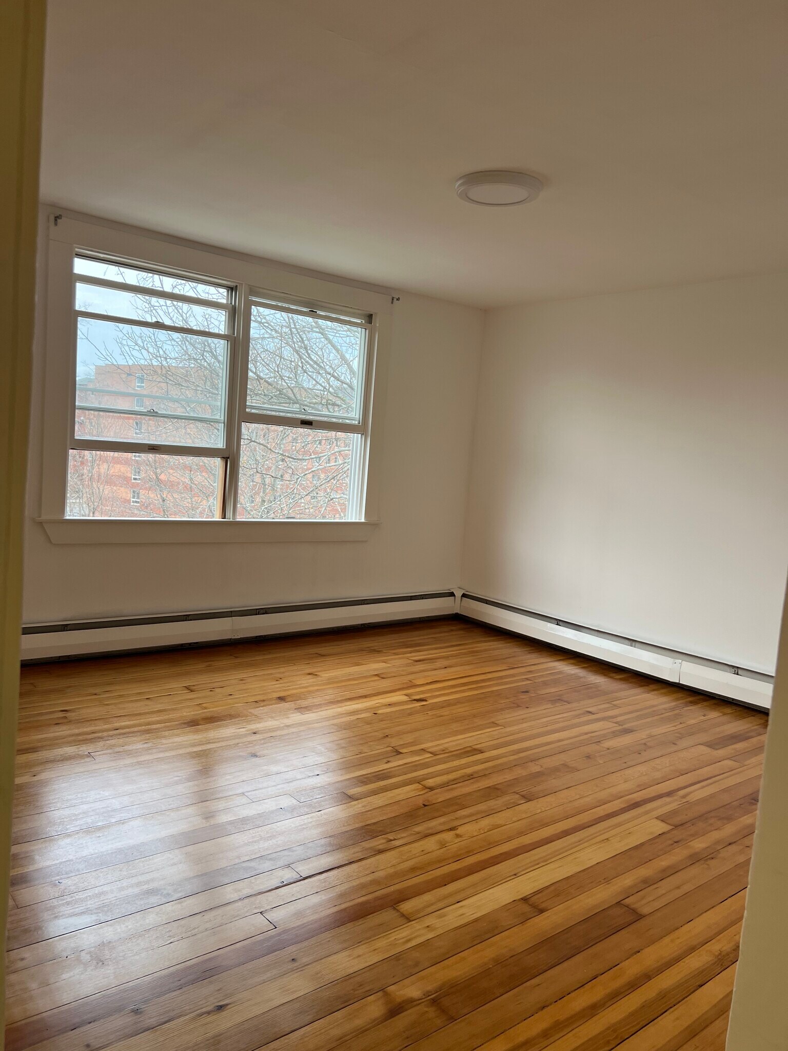 Building Photo - 31 Pleasant St