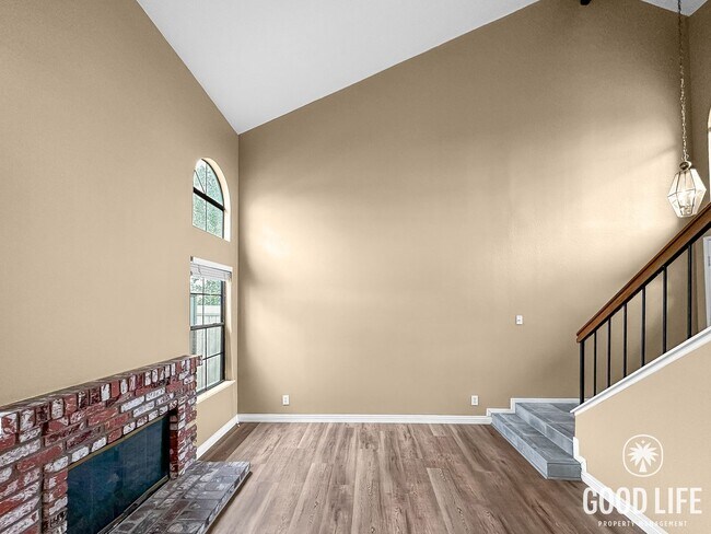 Building Photo - Mission Viejo Gem! Private Yard, Vaulted Ceilings & Resort-Style Pool + Spa