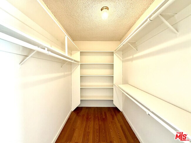 Building Photo - 9157 Alcott St