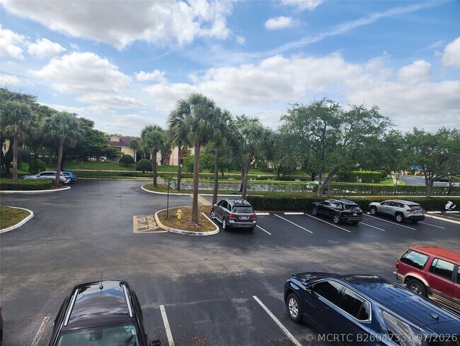 Building Photo - 7630 Westwood Dr