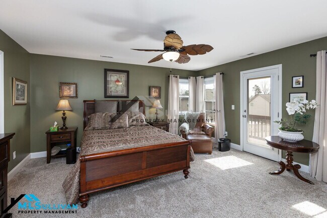 Building Photo - 913 Beech Glen Dr