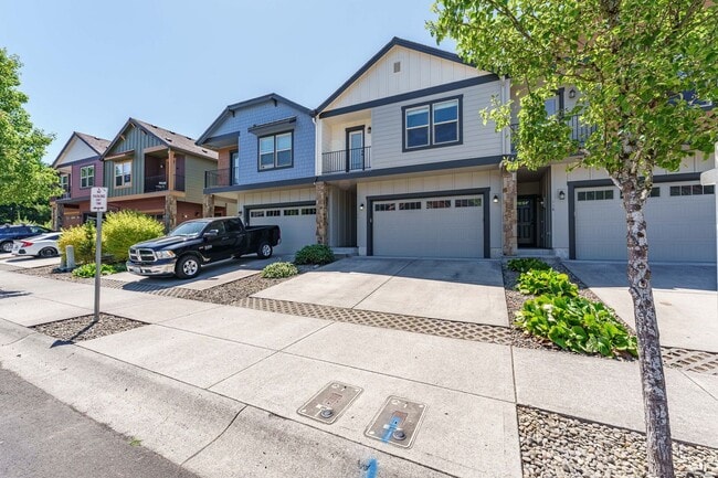 Building Photo - ASK ABOUT OUR AUGUST MOVE IN SPECIAL: Spac...