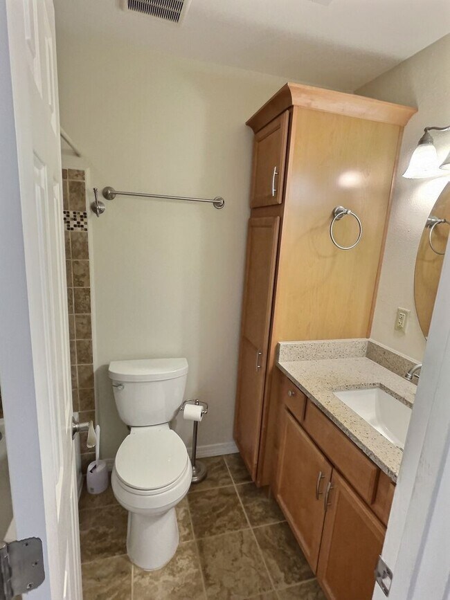 Building Photo - 3 BD 2 BA Home in Ocean Springs School District