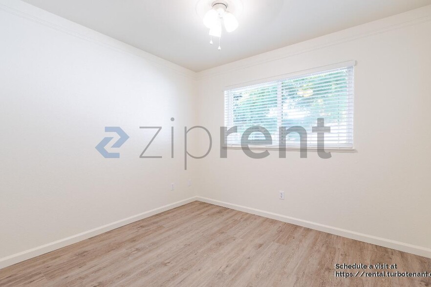 Building Photo - 2703 Albany Ave