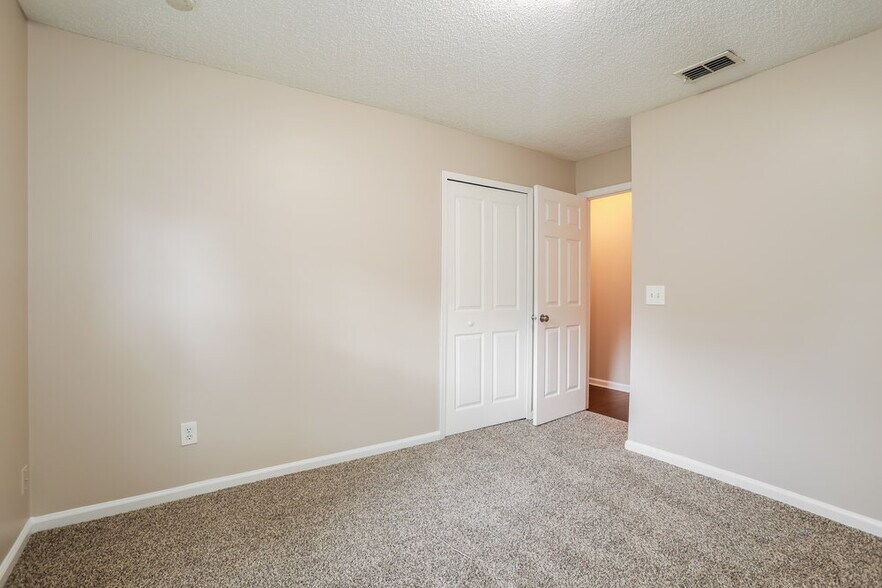 Building Photo - 6564 Lacey Ct