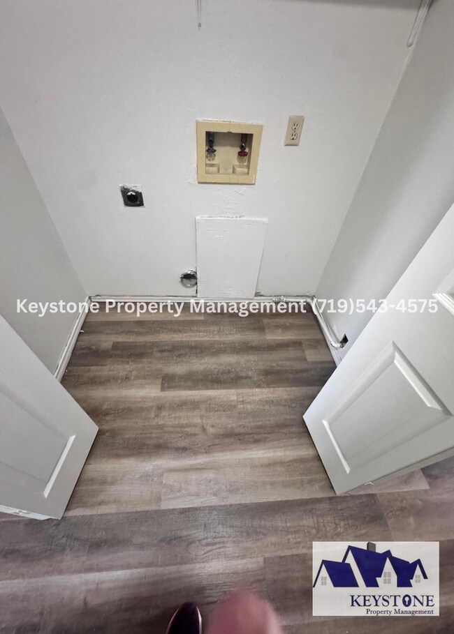 Building Photo - Charming Duplex in Pueblo West – Comfortable & Convenient Living $1300/$1300