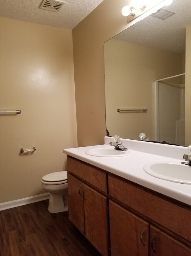 Building Photo - Cute 3/2 in Cedar Creek