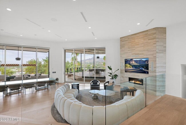 Building Photo - 5632 Camelback Canyon Dr