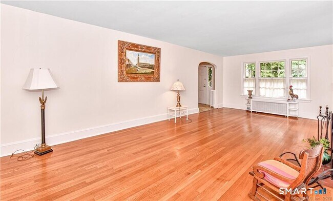 Building Photo - 61 Villa Ave