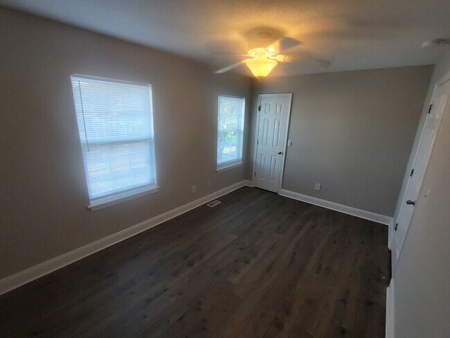 Building Photo - Spacious 2BD/2.5BA Townhome super close to CCU, HGTC, and CMC!