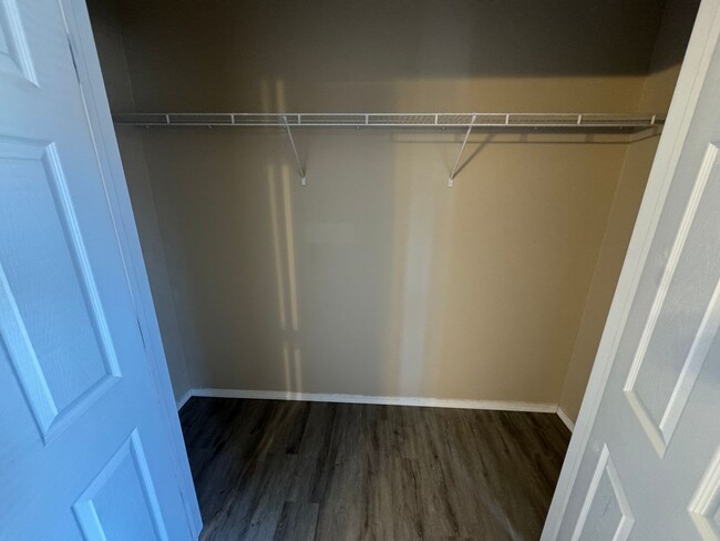 Building Photo - 2 bedroom 2 bath apartment at Clifton Heig...