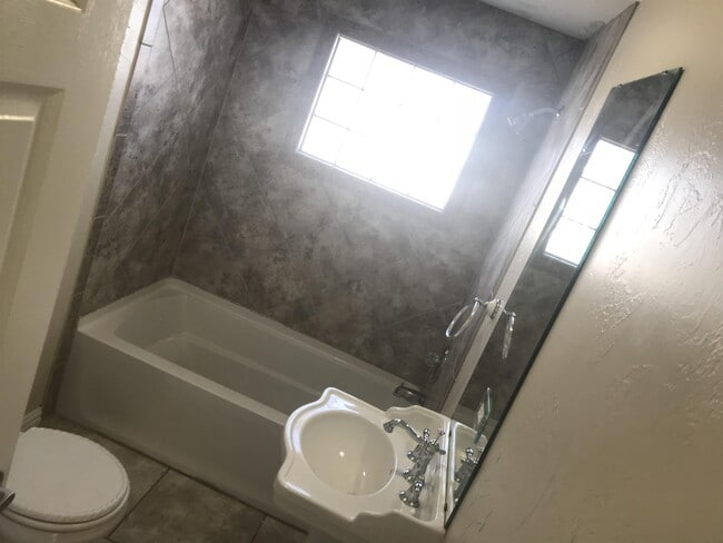 Building Photo - 223 E Independence St