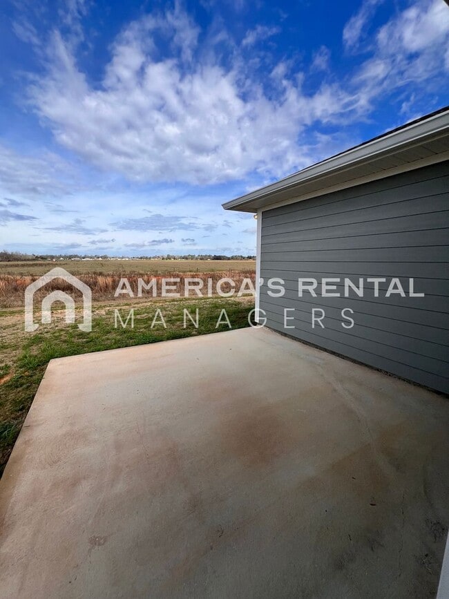 Building Photo - 21521 Tawny Lp