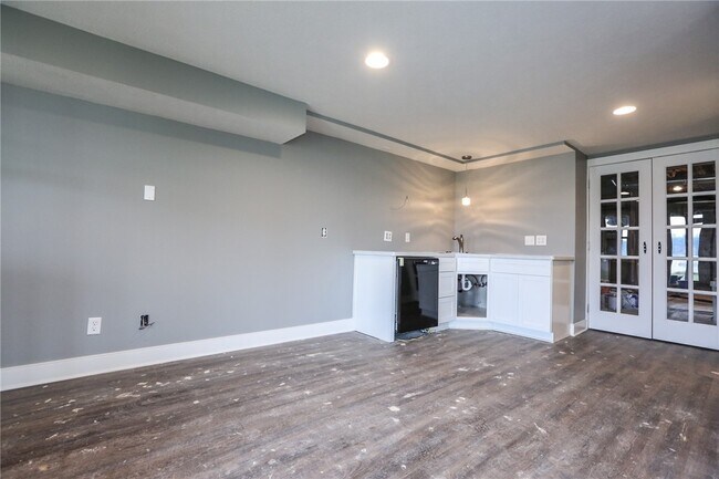 Building Photo - 1370 Bay Shore Blvd