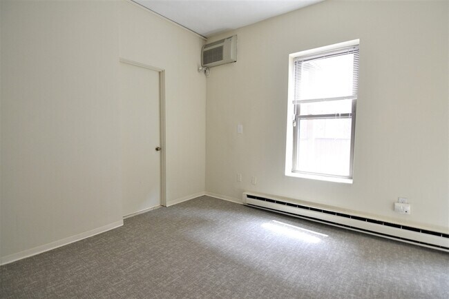 Building Photo - 67 St Germain St