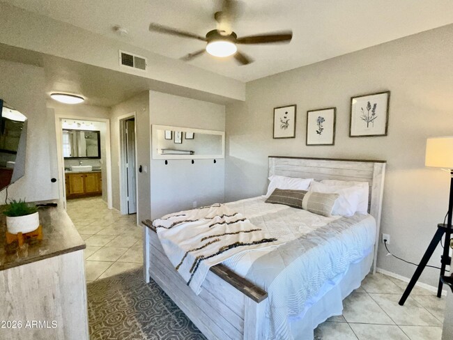 Building Photo - 14950 W Mountain View Blvd