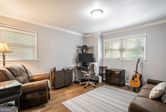 Building Photo - 1460 Valley View Rd