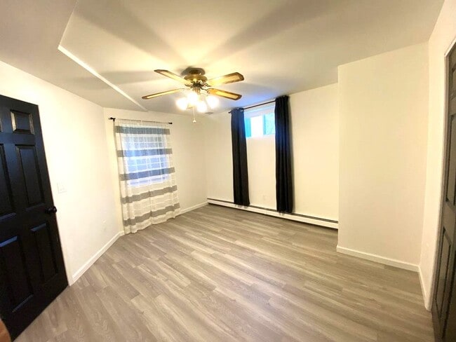 Building Photo - 55 Clover Ave